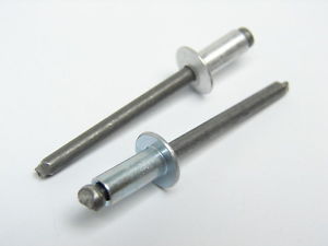 Заклепка квадроцикла BRP Can Am 390402200