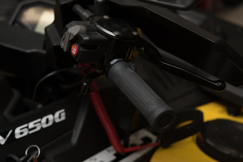 Ручка на хомуте с подогревом  HEAT5-1 215047 (Отдельно одна ручка)